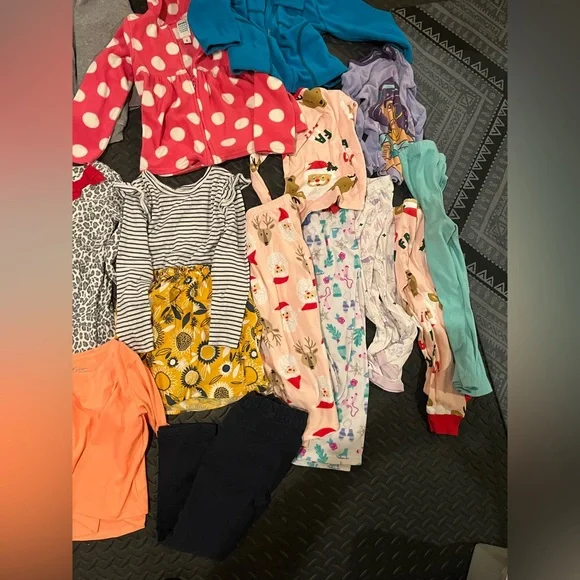 Toddler Girls Size 5T Clothing Bundle 22+ pieces - Picture 4 of 6